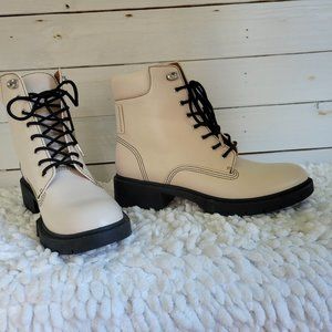 Coach Boots 8.5-B, White